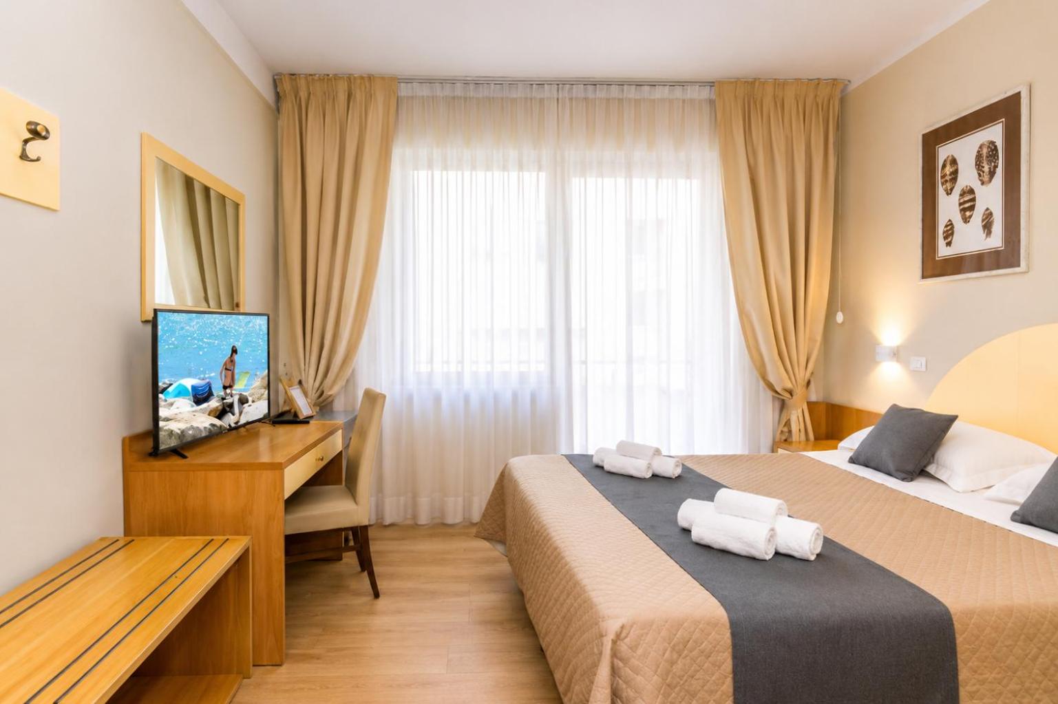 Room, Double Bed, Balcony, Hotel Stella D'italia 7/10