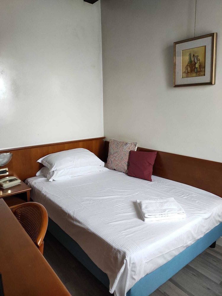 Hotel Villa Sara 20/60