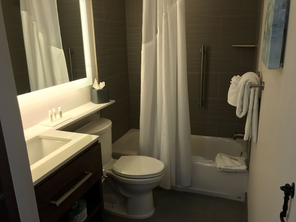 Doubletree By Hilton Omaha Southwest 13/54