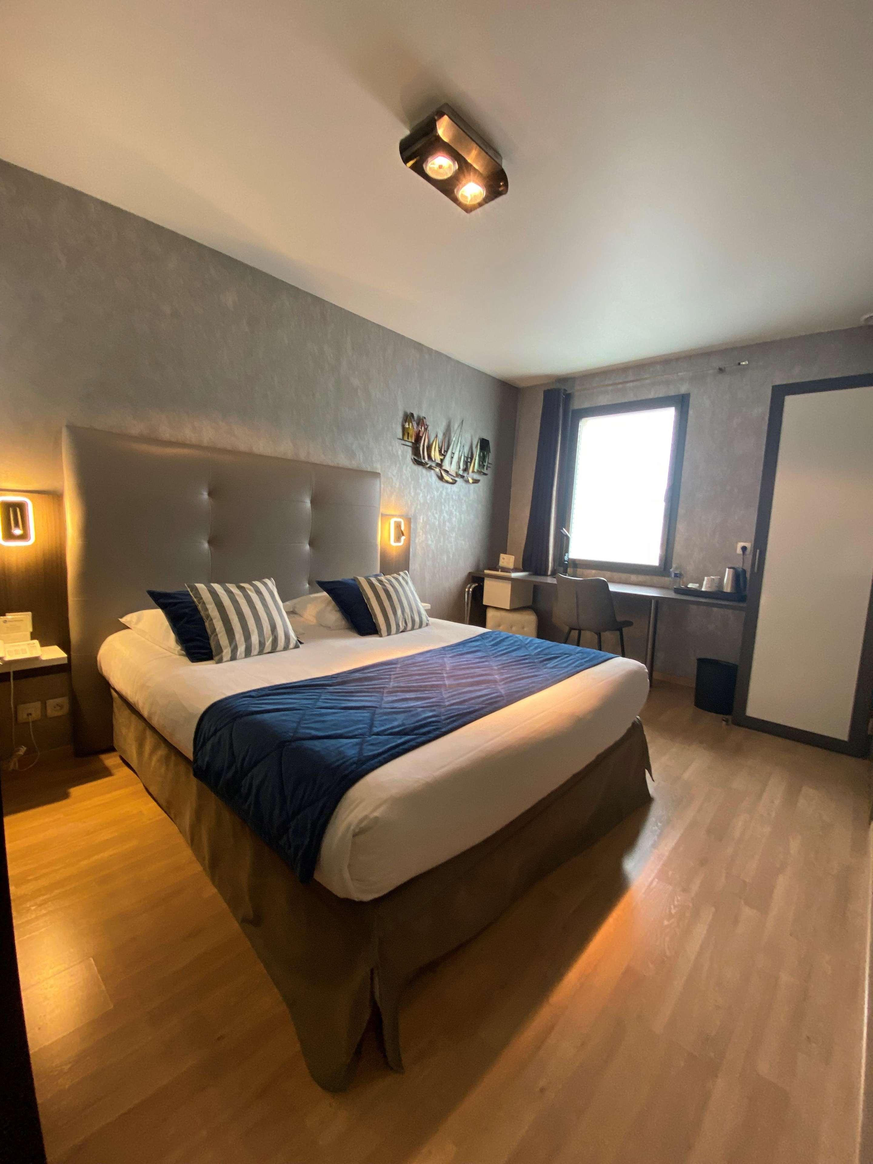 Room, Queen Bed