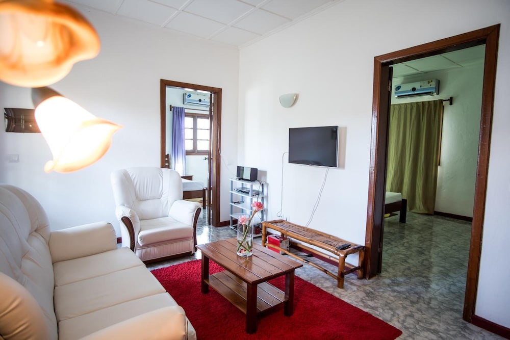 Hotel Praia 70/85