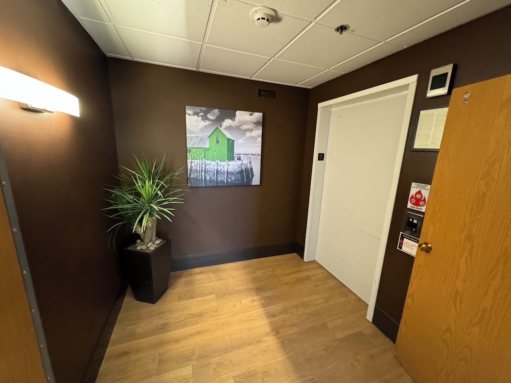 Extended Stay America Premier Suites - Portland - North 8/50
