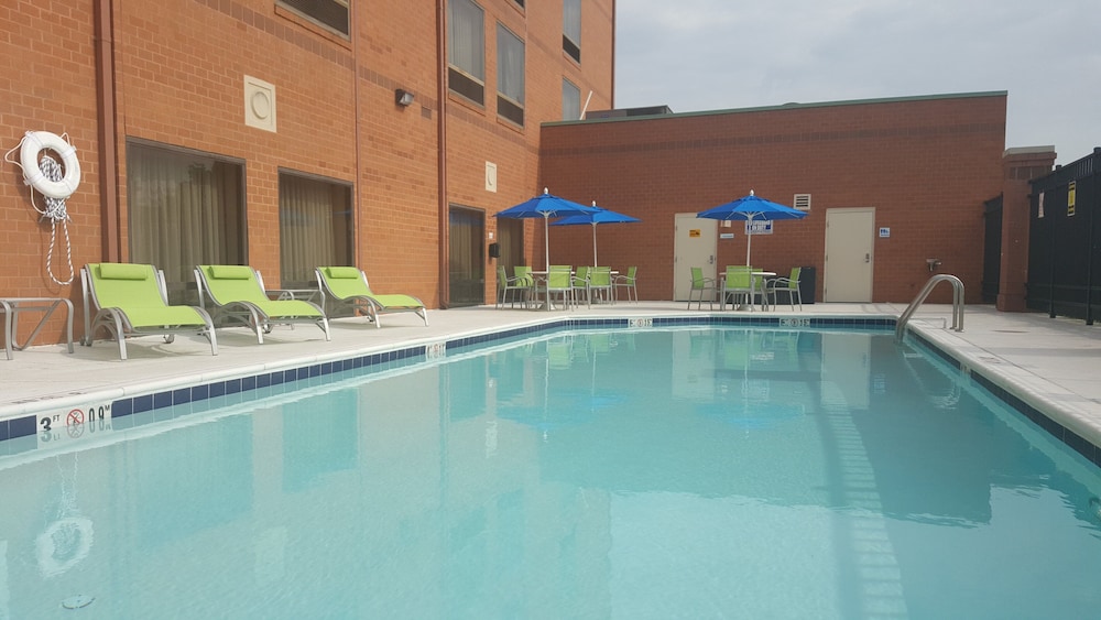 Holiday Inn Express Baltimore-Bwi Airport West 41/70