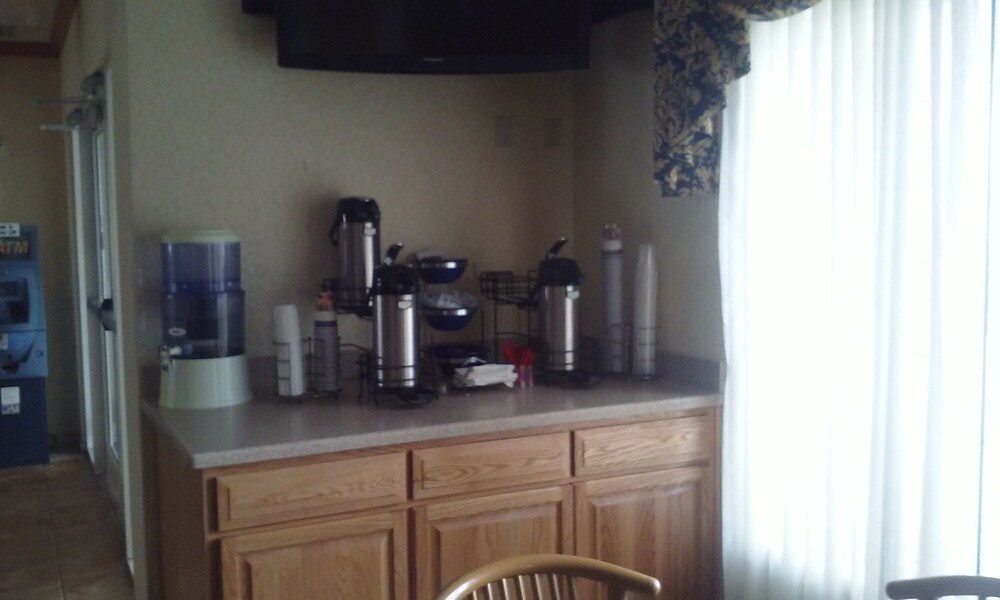 Holiday Inn Express Toledo West Napoleon 44/65