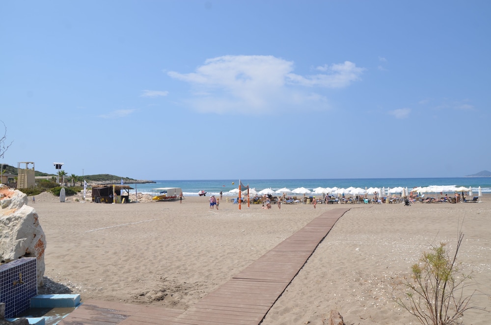 Andriake Beach Club Hotel 40/50