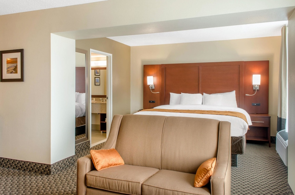 Comfort Inn and Suites Biloxi D Iberville 21/47