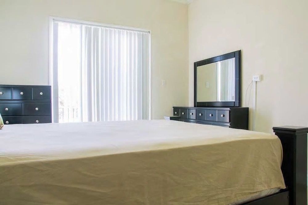 New Kingston Guest Apt At Sonoma Estate 6/26