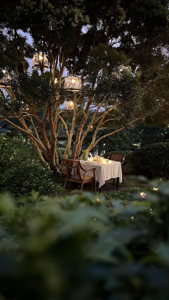 aNhill boutique Hotel 55/58