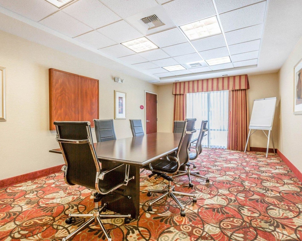 Comfort Suites Blythe, CA 41/49