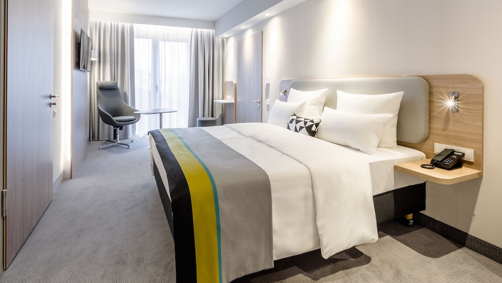 Holiday Inn Express Munich - City East 12/80