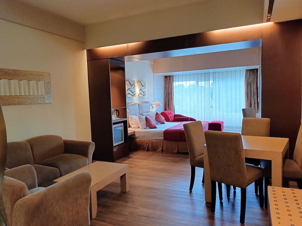 Tychi Hotel 38/56