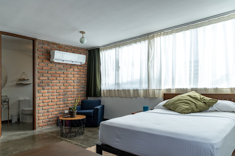 Room, Double Bed