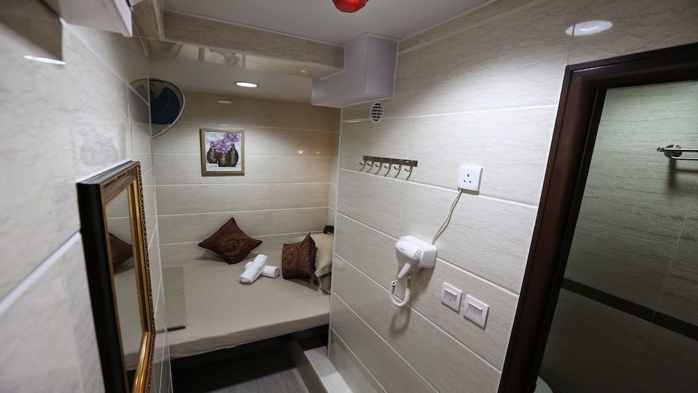 Asia Inn 16/39