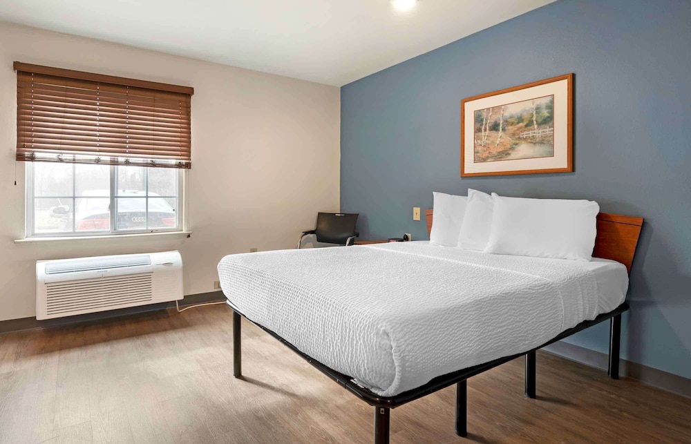 Studio 6 Extended Stay Cincinnati Sharonville OH 12/44