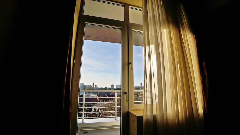 Mardi Plaza Hotel 3/50