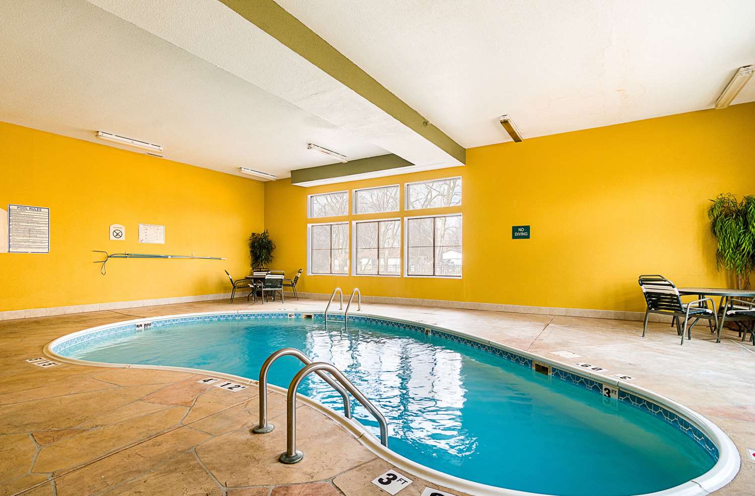 Quality Inn & Suites Harvey - Chicago Southland 18/34