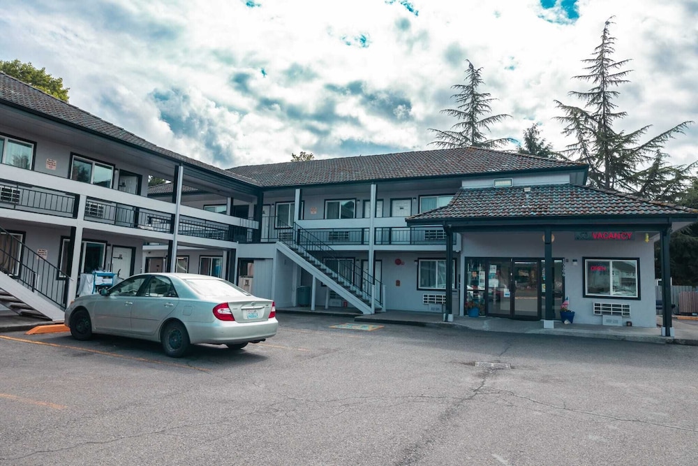 Sumner Motor Inn 46/55