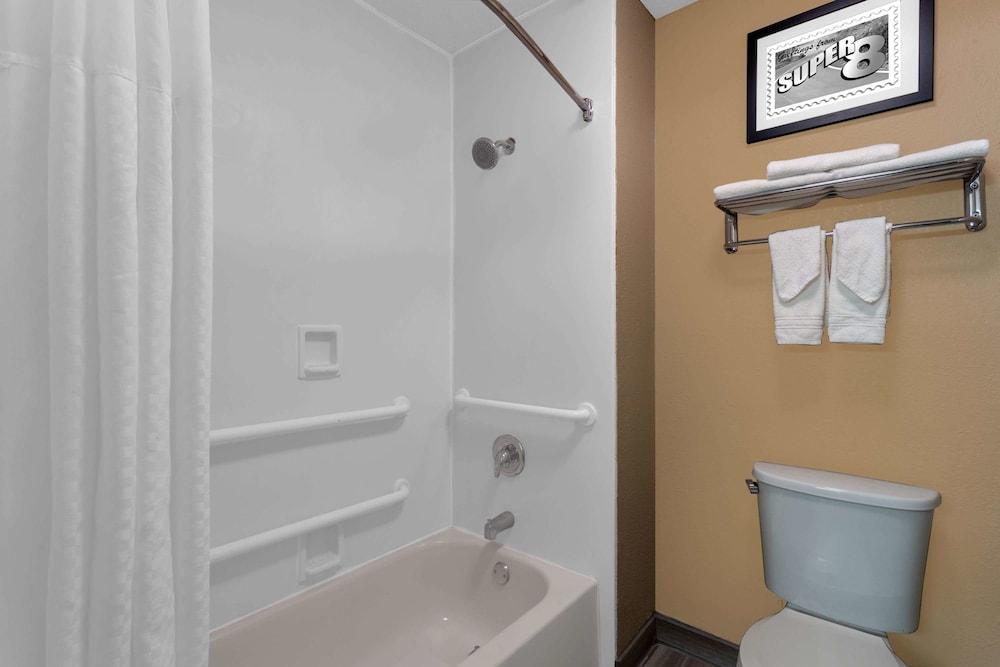 Super 8 By Wyndham South Holland 11/31