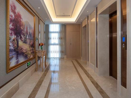 Vienna International Hotel (Tianjin Meijiang Convention and Exhibition Center) 10/35