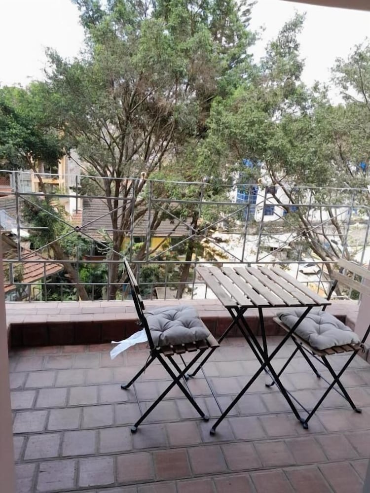 Woodmere Serviced Apartments 47/50
