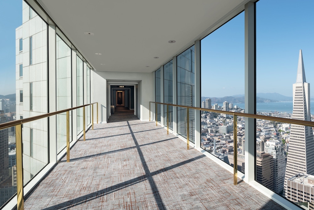 Four Seasons Hotel San Francisco at Embarcadero 35/50