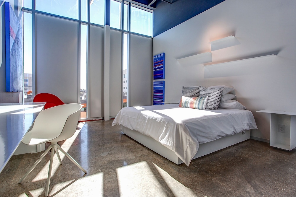 Hotel Revel 9/48