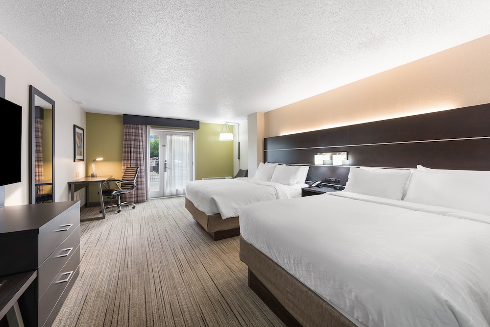 Holiday Inn Express Columbus Downtown 16/75