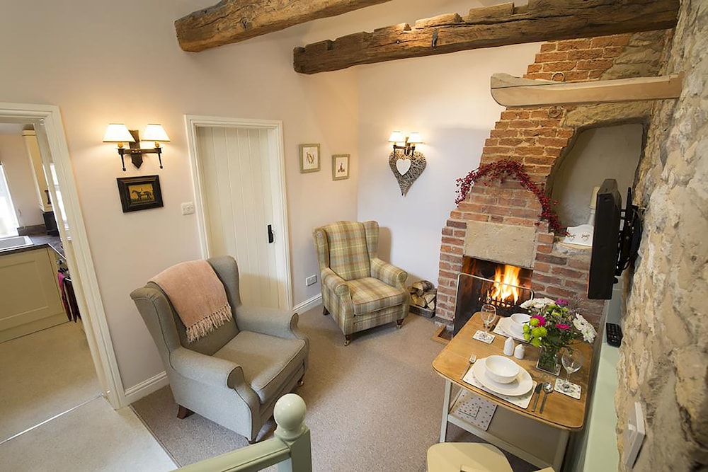 Bramwood Cottages 16/36