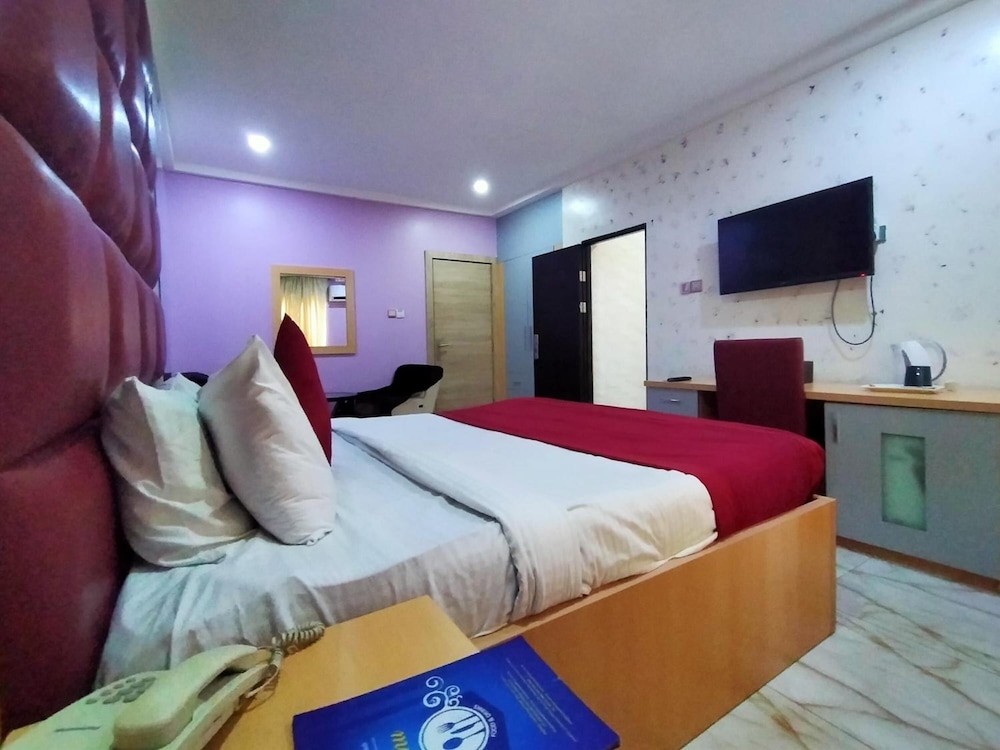 Boardwalk Hotels Zone 5 10/34