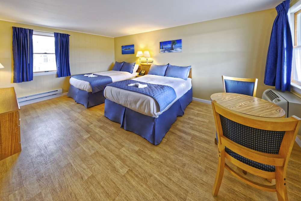 Drifting Sands Oceanfront Hotel 19/70