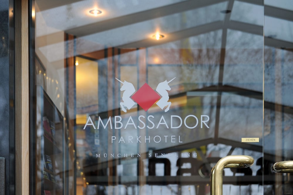 Ambassador Parkhotel 30/43