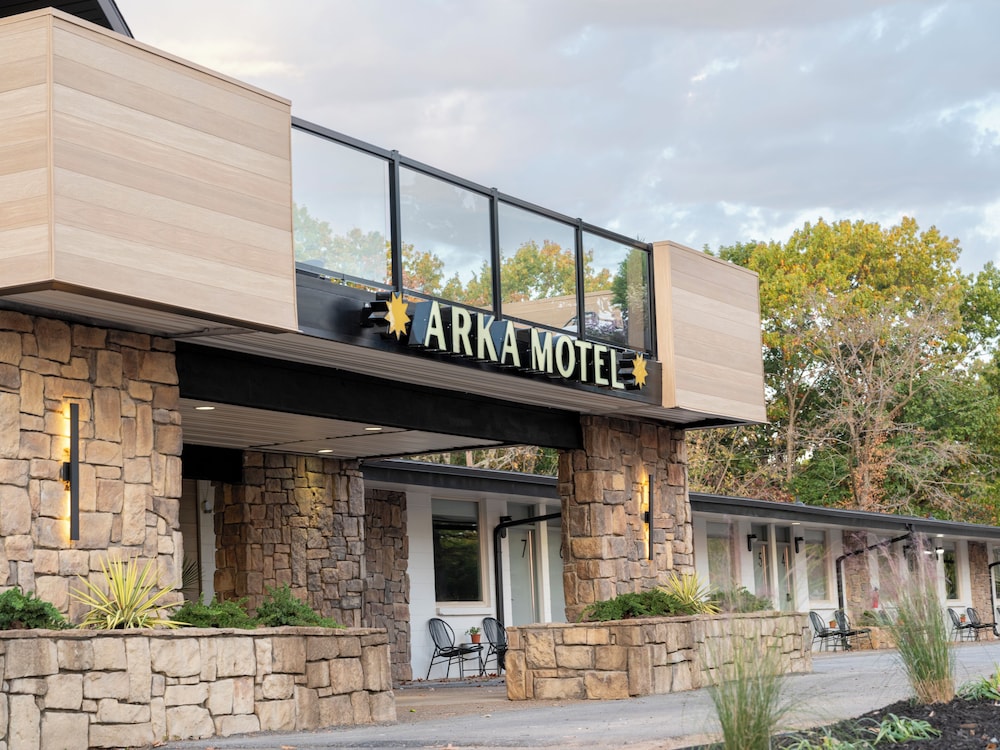 Arka Motel 2/51