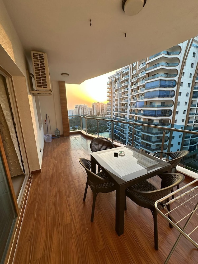 Azura Park Tourism Complex 40/75