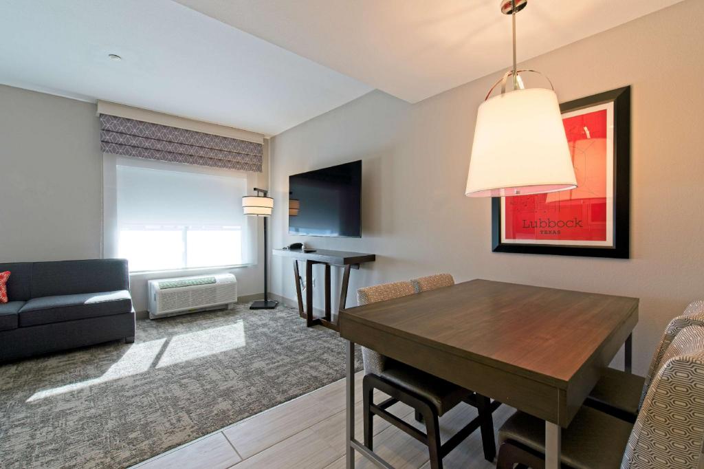 1 BEDROOM, HOSPITALITY, SUITE, KING BED, SOFA