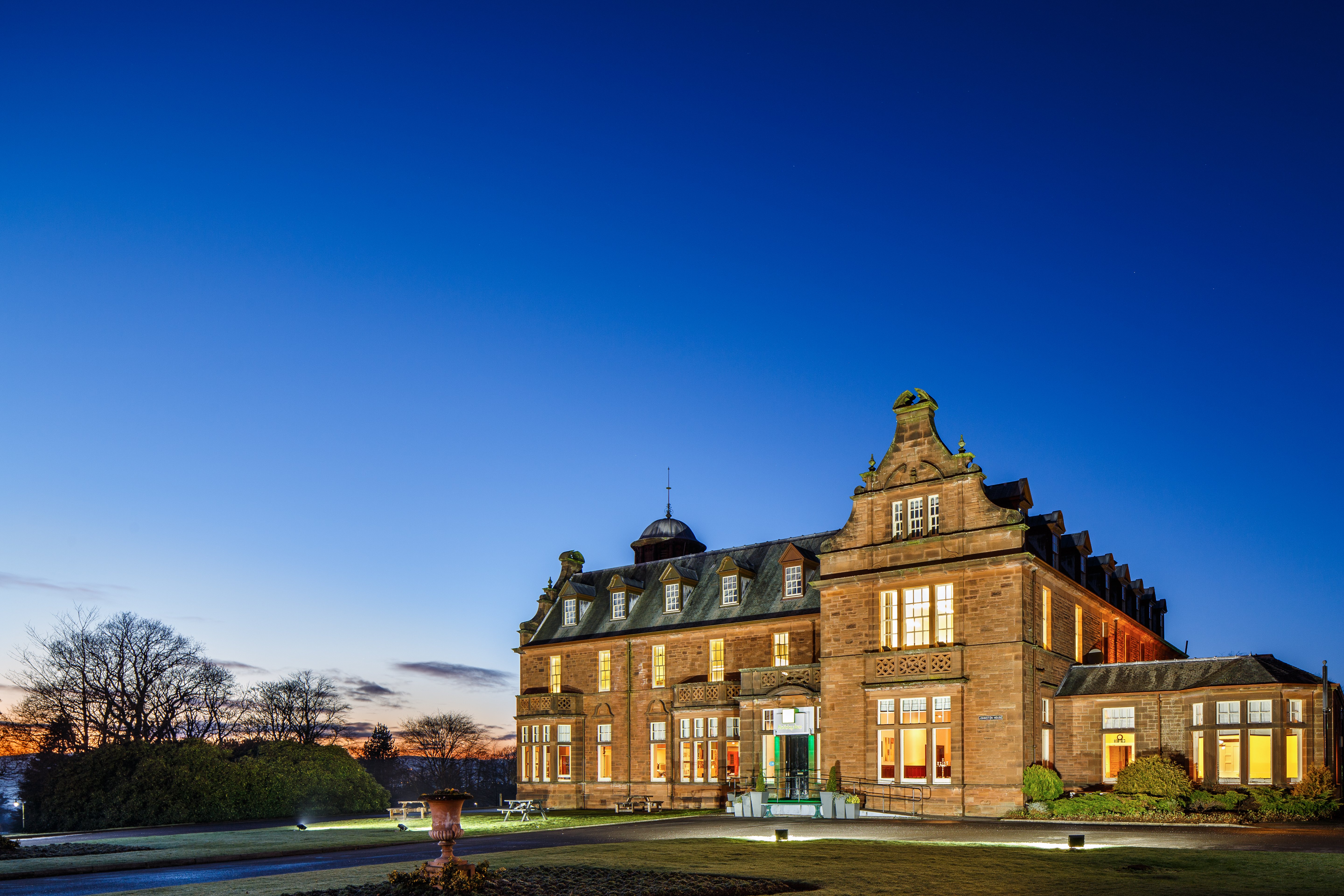 HOLIDAY INN DUMFRIES 1/23