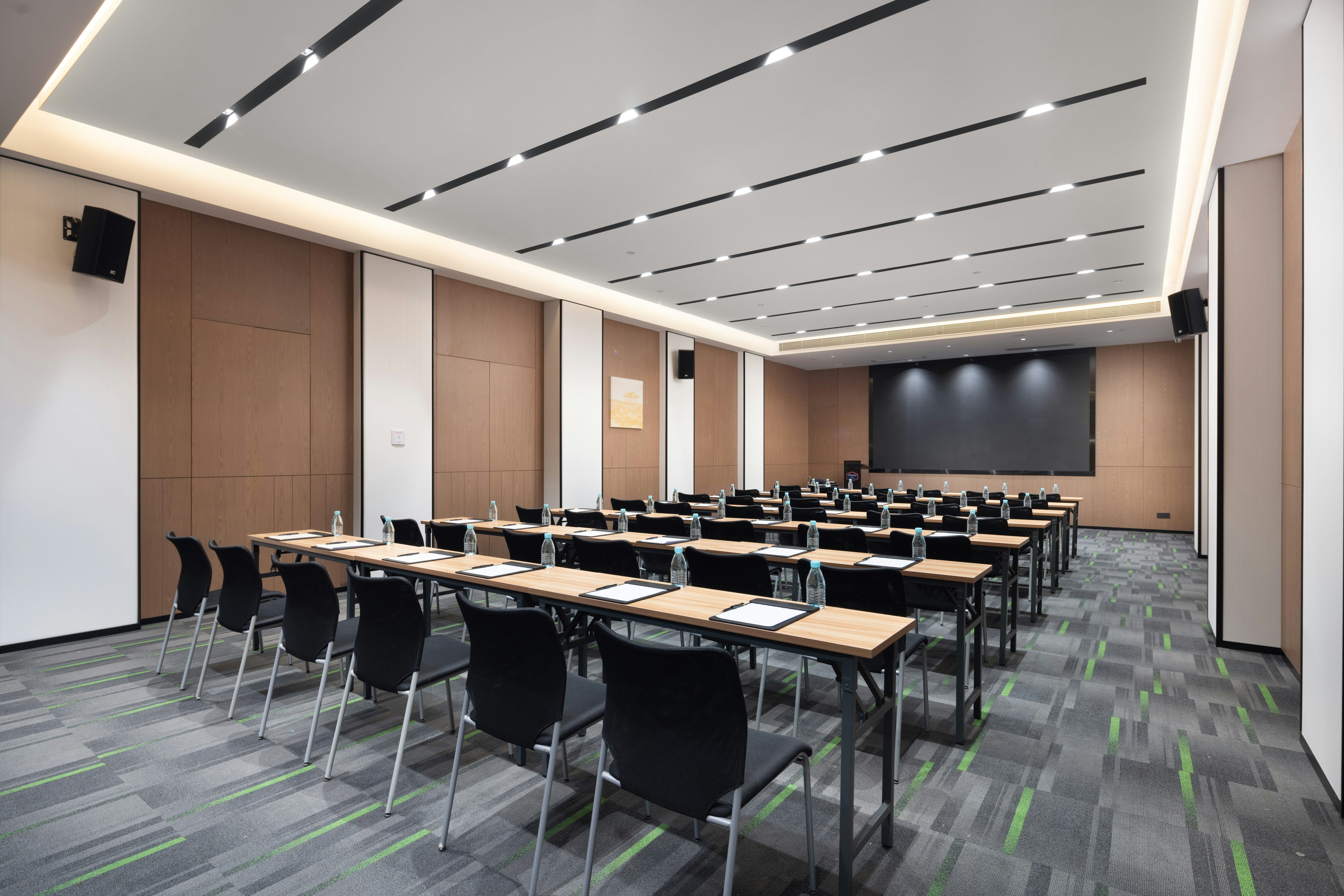 HAMPTON BY HILTON DONGGUAN SONGSHAN LAKE 52/64