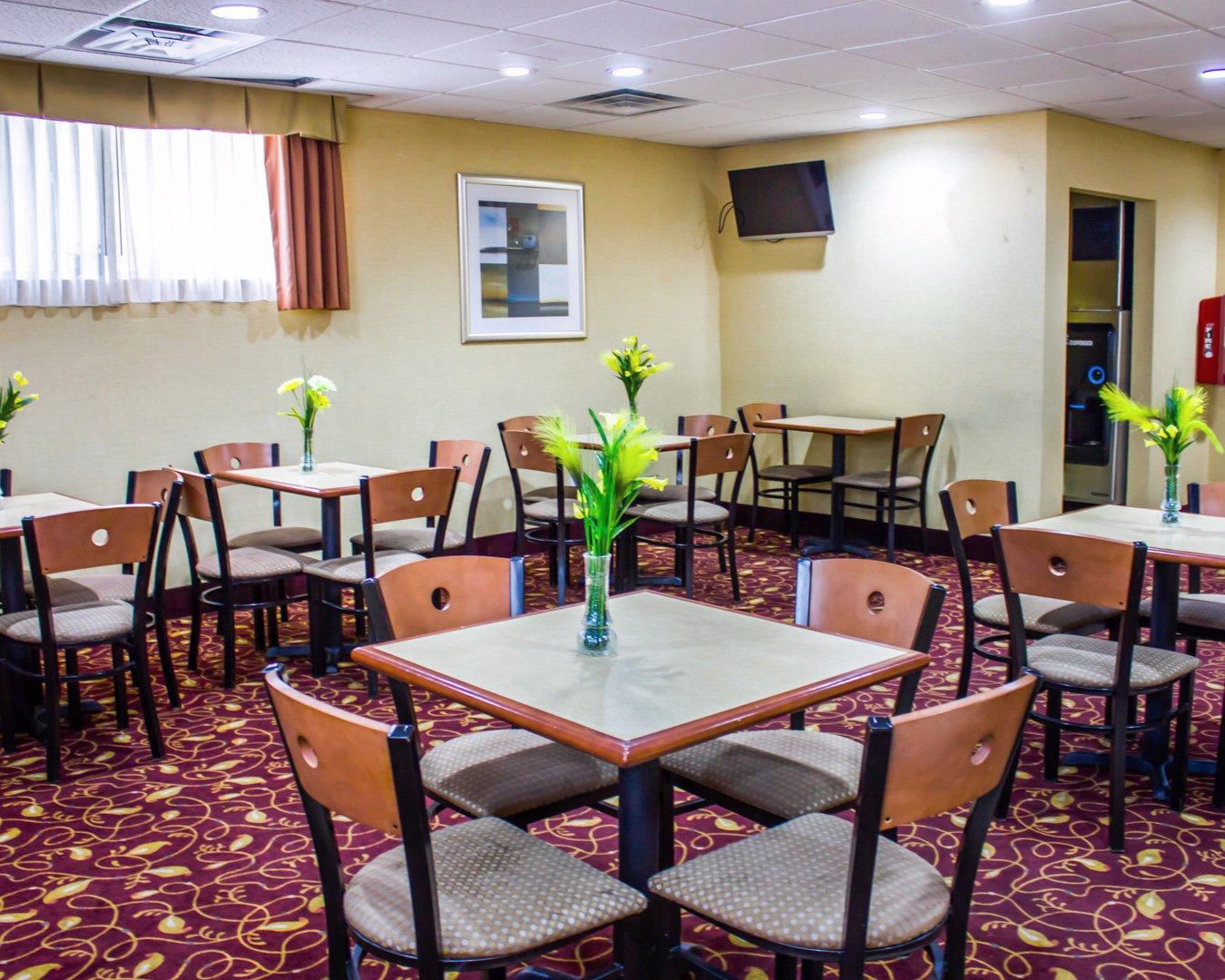 Travelodge by Wyndham Ozone Park 14/19