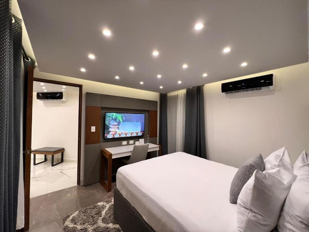 Seven Boutique Apartments 13/55