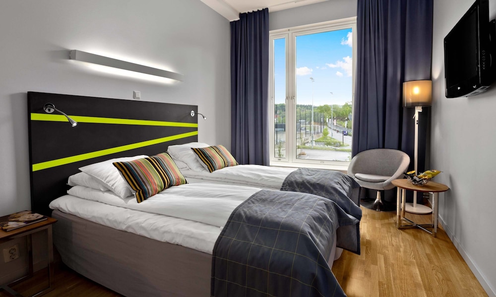 STANDARD, DOUBLE BED