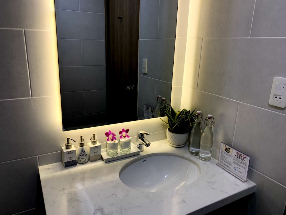 Royal Dragon Boutique Hotel 5/59