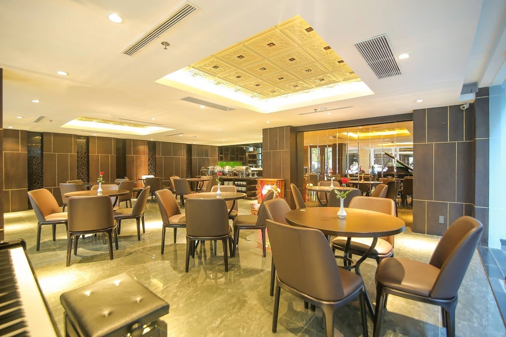 Palazzo Luxury Hotel 86/92