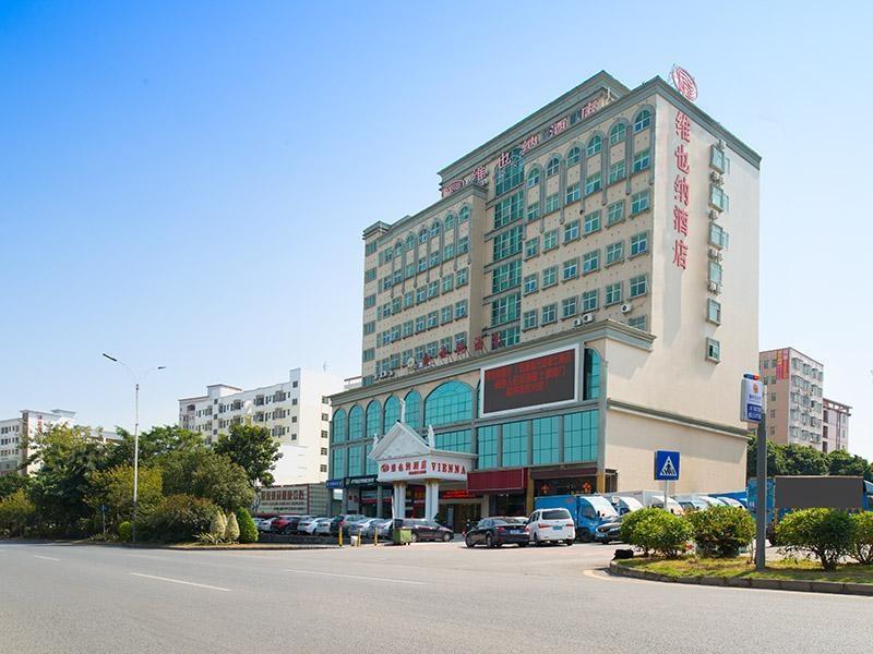 Vienna Hotel (Shenzhen Guanguang Road Foxconn) 54/58