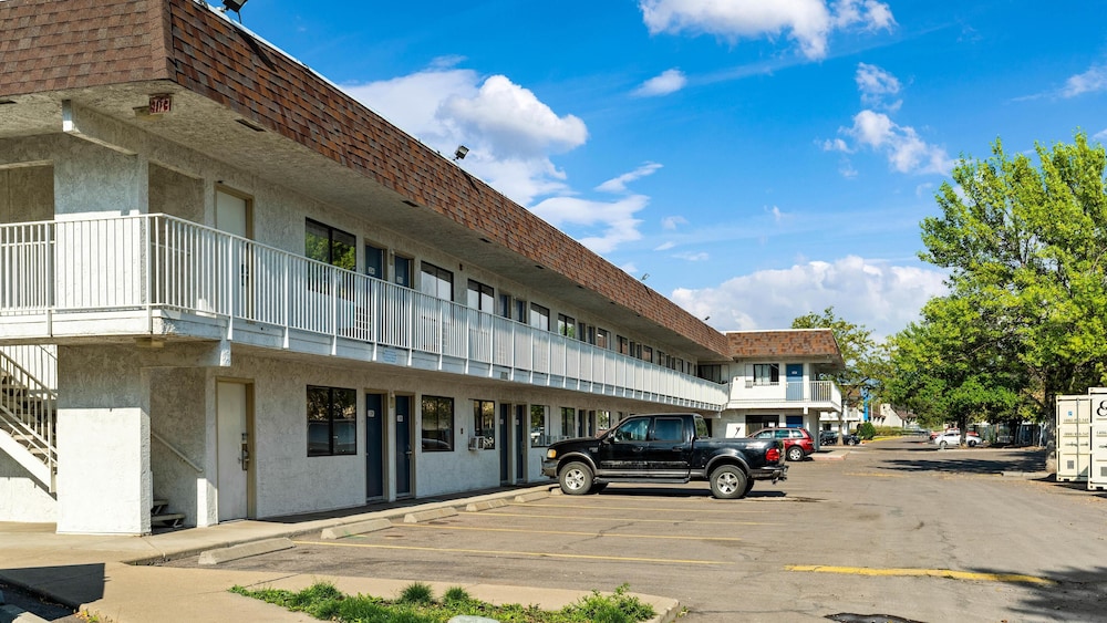 Motel6 Kalispell, MT 55/67