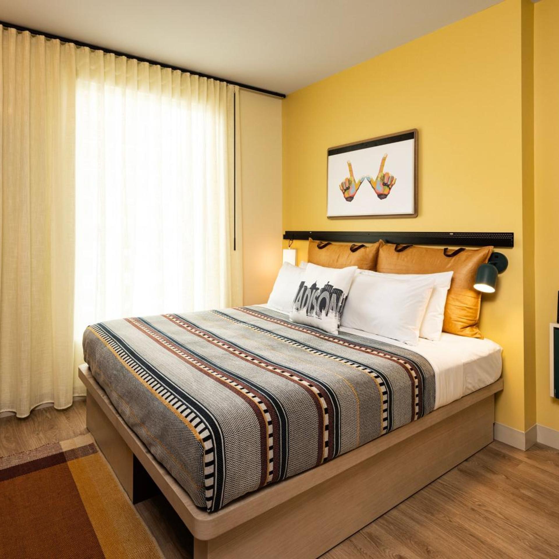 Room, King Bed, Bathtub, Accessible
