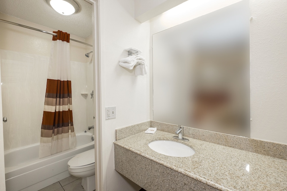 Studio6 Suites Shreveport, LA – Industrial Loop 11/32