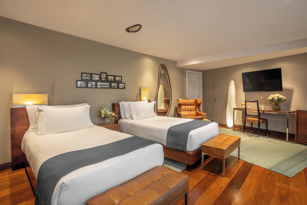 INNER, SUPERIOR, APARTMENT, TWIN BEDS, WITH VIEW