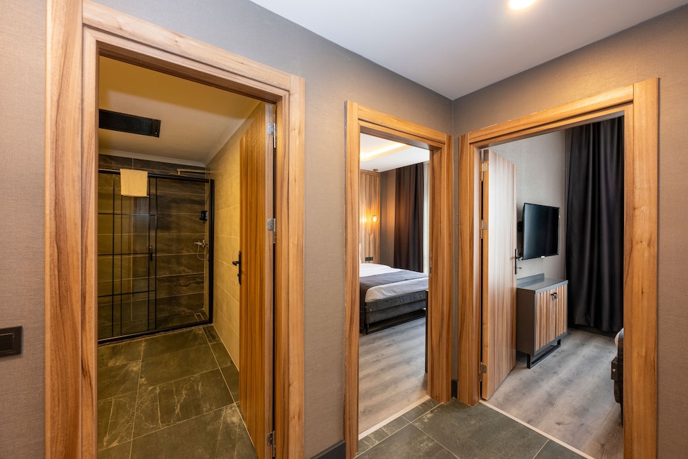The Nirvanas Hotel 22/29