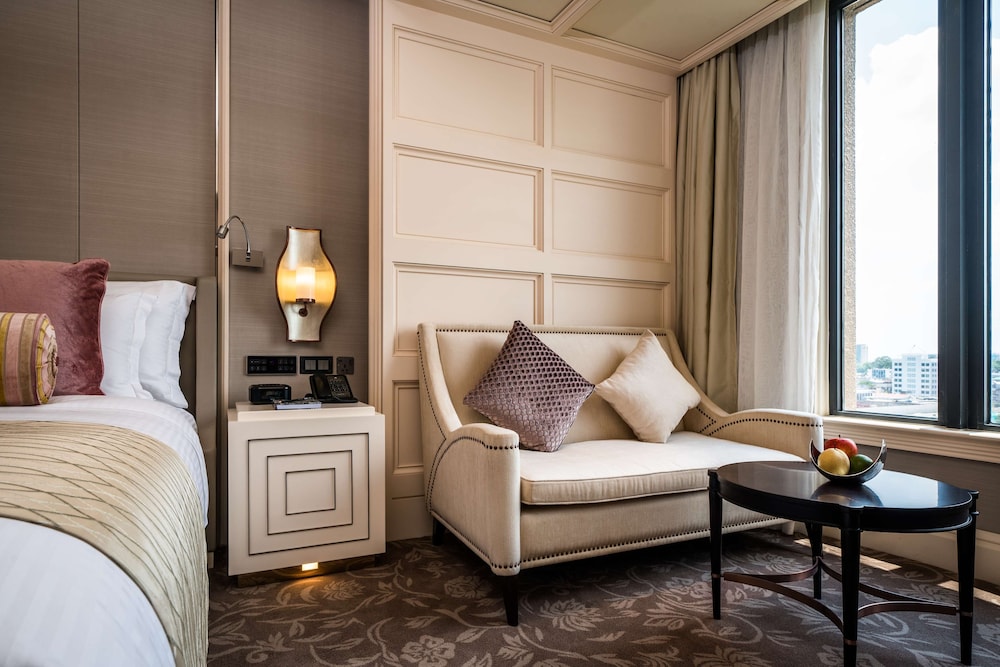 Caravelle Hotel Saigon 56/80