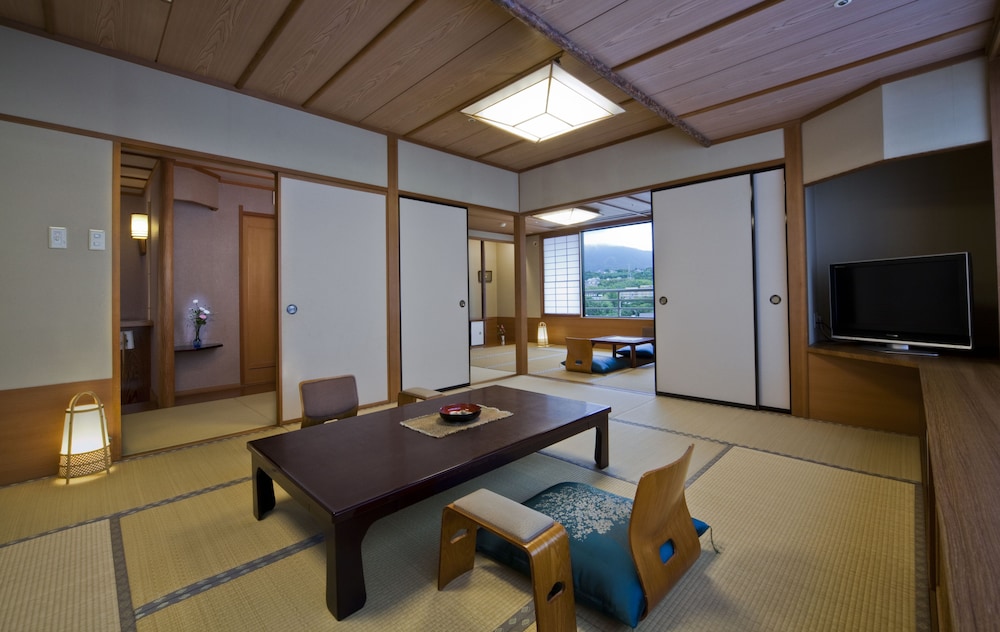 Biwako Grand Hotel 16/25