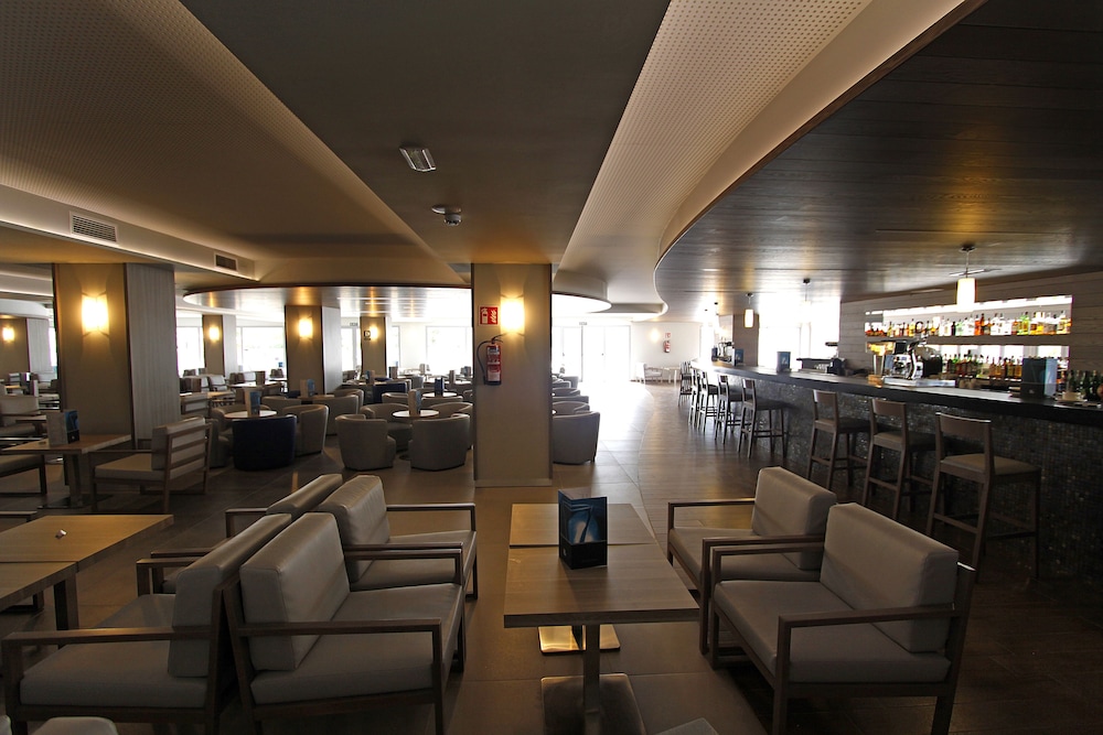 BG Tonga Tower Design Hotel and Suites 43/64